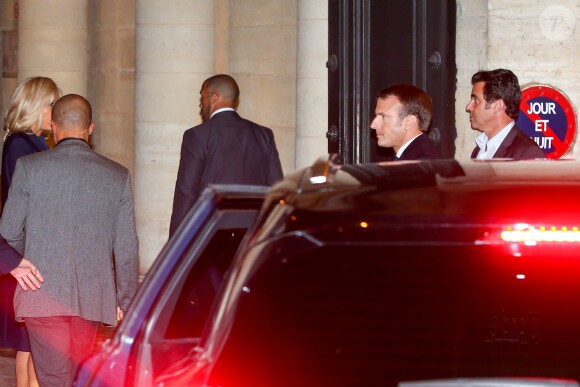 Le président Emmanuel Macron et sa femme Brigitte arrivent au domicile de Jacques Chirac à Paris le 26 septembre 2019.