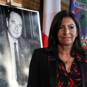 La Maire de Paris, Anne Hidalgo rend hommage à l'ancien maire et président de la République, Jacques Chirac, décédé ce jour, Hôtel de ville, Paris, le 26 septembre 2019. © Stéphane Lemouton / Bestimage