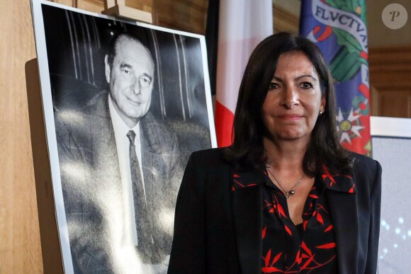 La Maire de Paris, Anne Hidalgo rend hommage à l'ancien maire et président de la République, Jacques Chirac, décédé ce jour, Hôtel de ville, Paris, le 26 septembre 2019. © Stéphane Lemouton / Bestimage