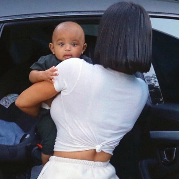 Kim Kardashian avec son bébé Psalm le 26 septembre 2019 à Los Angeles.