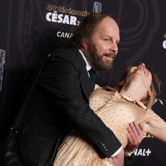 hilippe Katerine et sa compagne Julie Depardieu - Photocall de la 44ème cérémonie des César à la salle Pleyel à Paris. Le 22 février 2019 © Christophe Aubert via Bestimage