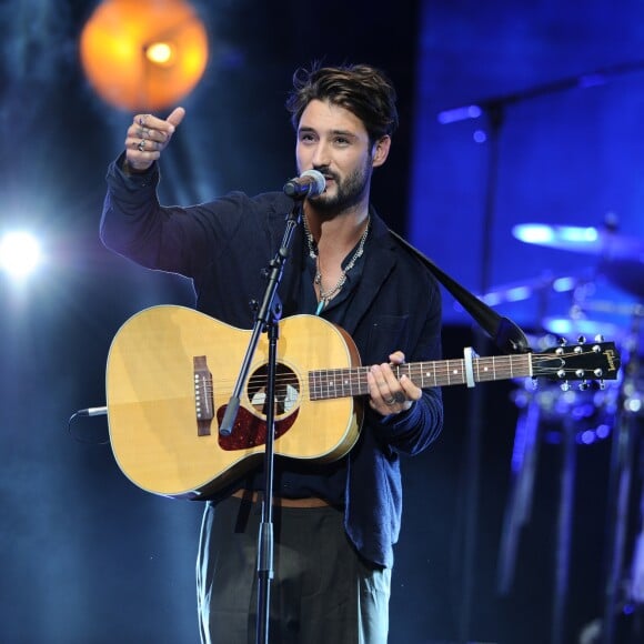 Jérémy Frérot lors de la 7ème édition du concert caritatif "Leurs voix pour l'espoir" au profil de la recherche contre le cancer du pancréas à l Olympia à Paris, France, le 1er octobre 2018. © Guillaume Gaffiot/Bestimage