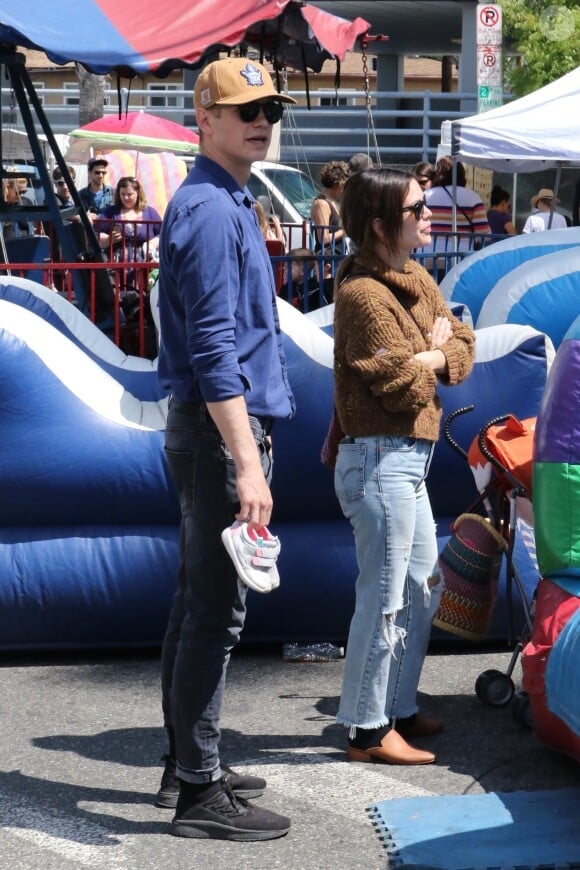 Hayden Christensen et son ex Rachel Bilson passent la journée avec leur fille Briar Rose au Farmer's Market à Studio City, Los Angeles, Californie, Etats-Unis, le 5 mai 2019.