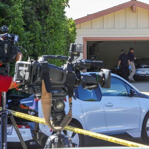 Ambiance devant la domicile de Mac Miller après qu'il ait été retrouvé mort dans sa maison de San Fernando le 7 septembre 2018.  Mac Miller's body is loaded into the coroner's van as his family and friends grieve his death in San Fernando september 7, 2018.07/09/2018 - Los Angeles