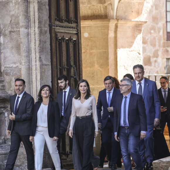 Letizia d'Espagne lors de l'inauguration du séminaire international sur les langues et le journalisme intitulé "Espagnol et machines: langues, éthique et journalisme" à San Miguel de la Cogolla, à La Rioja, le 3 octobre 2019.