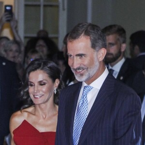 Le roi Felipe VI et la reine Letizia d'Espagne assistent au 30ème anniversaire du quotidien "El Mundo" à l'hôtel Westin Palace à Madrid le 1er octobre 2019.