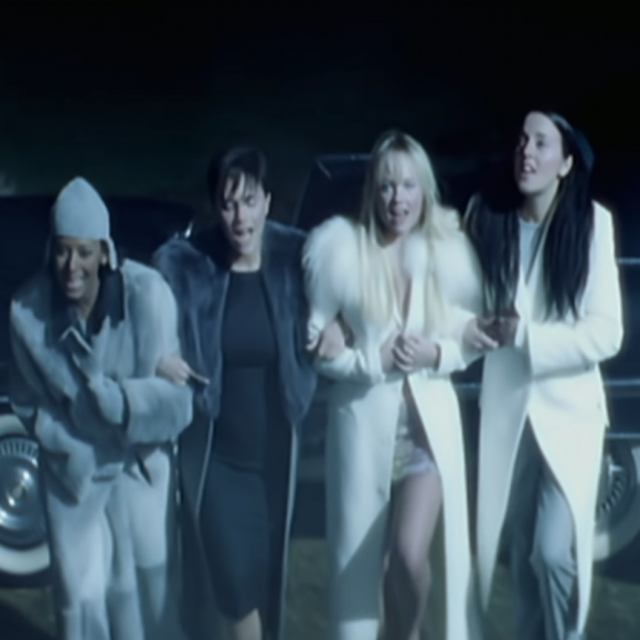 Victoria Beckham dans le clip des Spice Girls "Goodbye", 1998.