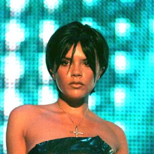 Victoria Beckham en concert avec les Spice Girls à Dublin en 1998.