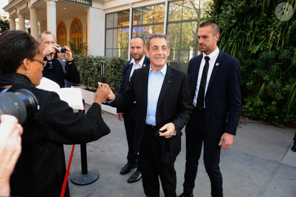 Exclusif - Nicolas Sarkozy et sa femme Carla Bruni Sarkozy arrivent puis repartent du studio Gabriel ou ils enregistraient l'émission "Vivement Dimanche" à Paris le 30 septembre 2019. Diffusion le 06/10/2019 sur France 2 . © Guillaume Gaffiot/Bestimage
