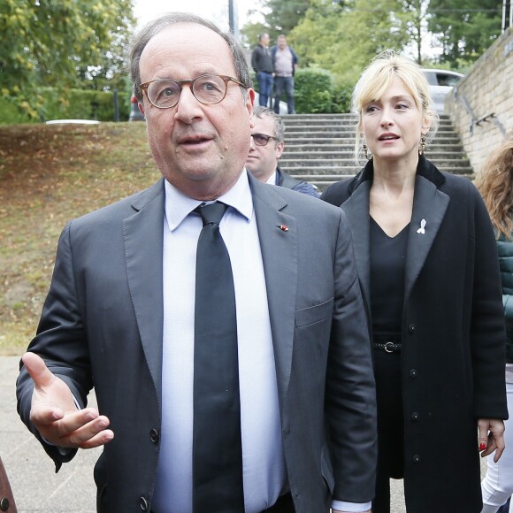 François Hollande et sa compagne Julie Gayet - Claude Chirac, son mari Frédéric Salat-Baroux et son fils Martin Rey-Chirac se sont rendu au musée du président Jacques Chirac de Sarran en Corrèze le 5 octobre 2019. Le conseil départemental de la Corrèze y organise une journée du souvenir et de l'amitié, à la mémoire de Jacques Chirac. Un hommage public, ouvert à tous, où un banquet attend les convives. Tête de veau, pommes du Limousin et fromage local sont au menu, en souvenir du coup de fourchette de Jacques Chirac et de son attachement au terroir corrézien. © Patrick Bernard/Bestimage