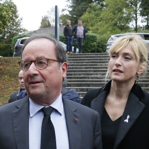 François Hollande et sa compagne Julie Gayet - Claude Chirac, son mari Frédéric Salat-Baroux et son fils Martin Rey-Chirac se sont rendu au musée du président Jacques Chirac de Sarran en Corrèze le 5 octobre 2019. Le conseil départemental de la Corrèze y organise une journée du souvenir et de l'amitié, à la mémoire de Jacques Chirac. Un hommage public, ouvert à tous, où un banquet attend les convives. Tête de veau, pommes du Limousin et fromage local sont au menu, en souvenir du coup de fourchette de Jacques Chirac et de son attachement au terroir corrézien. © Patrick Bernard/Bestimage