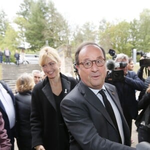 François Hollande et sa compagne Julie Gayet - Claude Chirac, son mari Frédéric Salat-Baroux et son fils Martin Rey-Chirac se sont rendu au musée du président Jacques Chirac de Sarran en Corrèze le 5 octobre 2019. Le conseil départemental de la Corrèze y organise une journée du souvenir et de l'amitié, à la mémoire de Jacques Chirac. Un hommage public, ouvert à tous, où un banquet attend les convives. Tête de veau, pommes du Limousin et fromage local sont au menu, en souvenir du coup de fourchette de Jacques Chirac et de son attachement au terroir corrézien. © Patrick Bernard/Bestimage