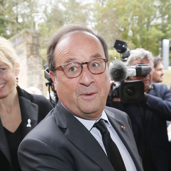 François Hollande et sa compagne Julie Gayet - Claude Chirac, son mari Frédéric Salat-Baroux et son fils Martin Rey-Chirac se sont rendu au musée du président Jacques Chirac de Sarran en Corrèze le 5 octobre 2019. Le conseil départemental de la Corrèze y organise une journée du souvenir et de l'amitié, à la mémoire de Jacques Chirac. Un hommage public, ouvert à tous, où un banquet attend les convives. Tête de veau, pommes du Limousin et fromage local sont au menu, en souvenir du coup de fourchette de Jacques Chirac et de son attachement au terroir corrézien. © Patrick Bernard/Bestimage