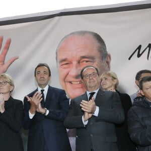 François Hollande et sa compagne Julie Gayet - Claude Chirac, son mari Frédéric Salat-Baroux et son fils Martin Rey-Chirac se sont rendu au musée du président Jacques Chirac de Sarran en Corrèze le 5 octobre 2019. Le conseil départemental de la Corrèze y organise une journée du souvenir et de l'amitié, à la mémoire de Jacques Chirac. Un hommage public, ouvert à tous, où un banquet attend les convives. Tête de veau, pommes du Limousin et fromage local sont au menu, en souvenir du coup de fourchette de Jacques Chirac et de son attachement au terroir corrézien. © Patrick Bernard/Bestimage