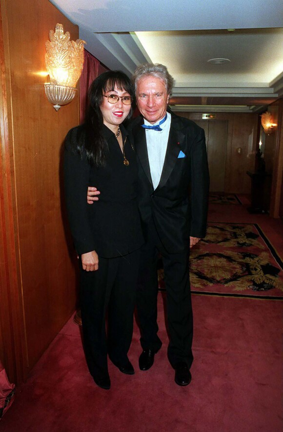 Maurice Jarre et sa femme Fui Fong Khong Jarre - Soirée Warner lors du 49e Festival de Cannes le 19 mai 1996.
