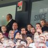 Le prince William, duc de Cambridge, Catherine (Kate) Middleton, duchesse de Cambridge et leurs enfants, le prince George et la princesse Charlotte, assistent à un match de Premier League opposant Norwich City à Aston Villa au stade Carrow Road, à Norwich, Royaume Uni, le 5 octobre 2019. Aston Villa a gagné 5-1.