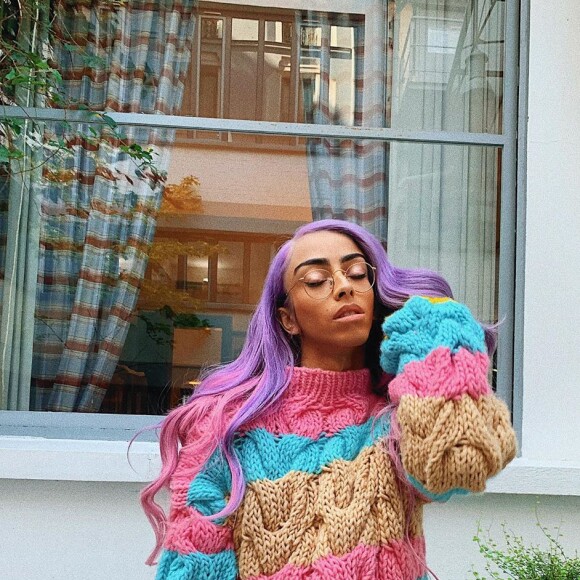 Bilal Hassani prend la pose sur Instagram.