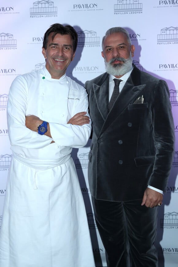 Yannick Alléno avec Chahan Minassian lors de l'inauguration de son nouveau restaurant, le PavYllon, à Paris le 7 octobre 2019.