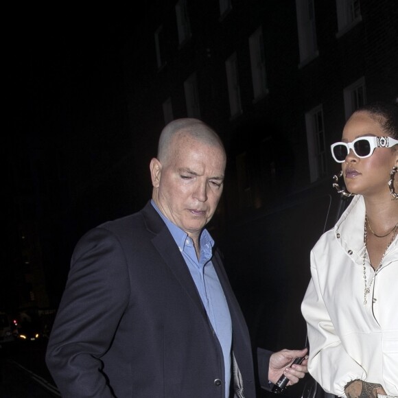 Rihanna arrive à la soirée "Fabergé" à Londres, le 10 octobre 2019.