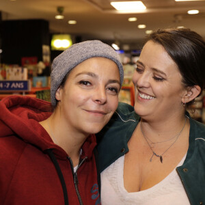 Exclusif - Emilie Lopez et sa compagne Noemie Lefort - Sortie livre de Valérie Bénaïm à la librairie Eyrolles à Paris le 13 octobre 2019. © Cédric Perrin/Bestimage