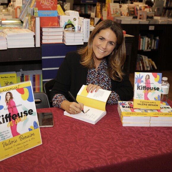 Exclusif - Valérie Bénaïm - Sortie livre de Valérie Bénaïm à la librairie Eyrolles à Paris le 13 octobre 2019. © Cédric Perrin/Bestimage