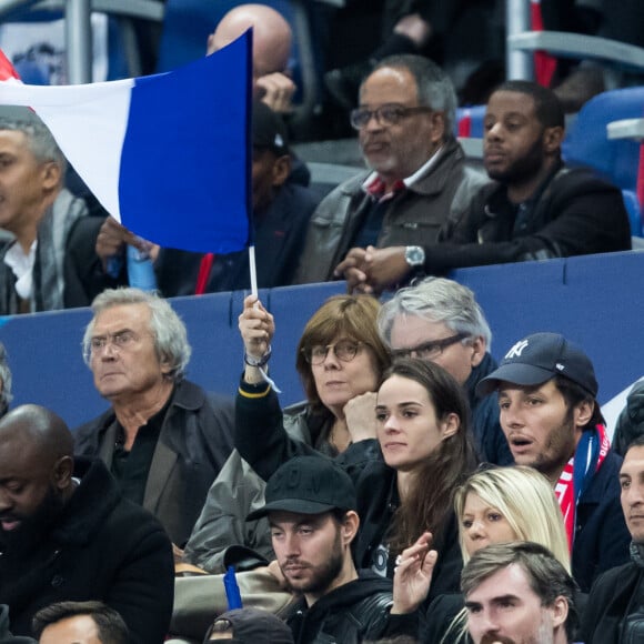 Vianney et sa compagne Catherine Robert - Tribunes lors du match de qualification pour l'Euro2020 "France - Turquie (1-1)" au Stade de France. Saint-Denis, le 14 octobre 2019. © Cyril Moreau/Bestimage