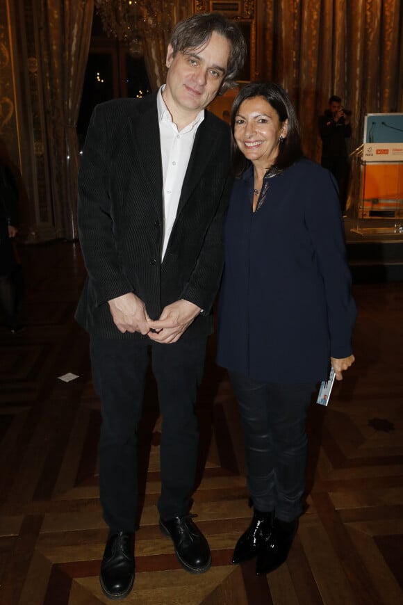 Exclusif - Riss (Laurent Sourisseau), Anne Hidalgo - 2e dîner caritatif de l'association "Bibliothèques Sans Frontières" présidée par l'historien P. Weil et en présence de A. Hidalgo (Maire de Paris) à l'Hôtel de Ville de Paris, le 15 octobre 2019. © Christophe Clovis/Bestimage