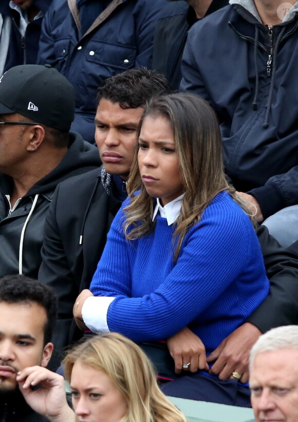 Thiago Silva et sa femme Isabele - People dans les tribunes des internationaux de France de Roland Garros à Paris le 3 juin 2016. © Dominique Jacovides / Bestimage