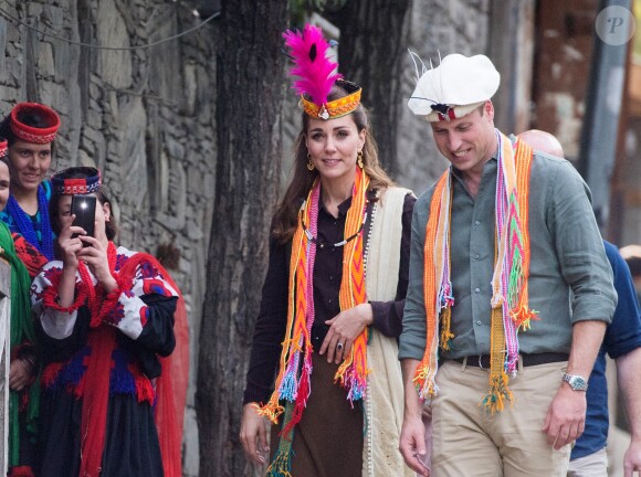 Le prince William, duc de Cambridge, et Catherine (Kate) Middleton, duchesse de Cambridge, vont à la rencontre du peuple Kalash dans la région du Chitral dans le nord-ouest du Pakistan, le 16 octobre 2019.