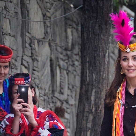 Le prince William, duc de Cambridge, et Catherine (Kate) Middleton, duchesse de Cambridge, vont à la rencontre du peuple Kalash dans la région du Chitral dans le nord-ouest du Pakistan, le 16 octobre 2019.