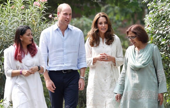 Le prince William, duc de Cambridge, et Catherine (Kate) Middleton, duchesse de Cambridge visitent l'école 'SOS Children's Village' à Lahore au Pakistan, le 17 octobre 2019.