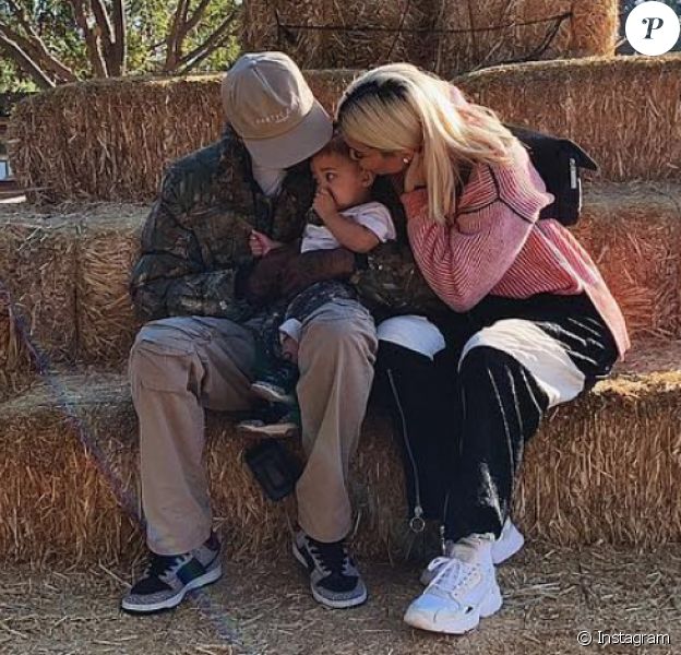 Travis Scott et Kylie Jenner avec leur fille Stormi. Photo publiée sur Instagram le 24 octobre 2018.
