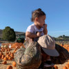 Travis Scott avec sa fille Stormi. Photo publiée sur Instagram le 24 octobre 2018.