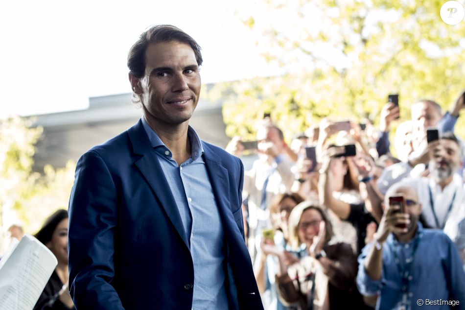 https//static1.purepeople.com/articles/9/35/69/39/@/5128190,rafael,nadal,visite,le,campus,de,la,fond,950x0,2