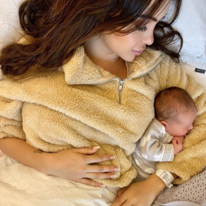 Nabilla et son fils Milann, le 15 octobre 2019.