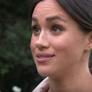 Meghan Markle a répondu aux questions du journaliste Tom Bradby pour ITV News dans le cadre d'un documentaire réalisé lors de son voyage officiel en Afrique avec le prince Harry et leur fils Archie en octobre 2019. © ITV News