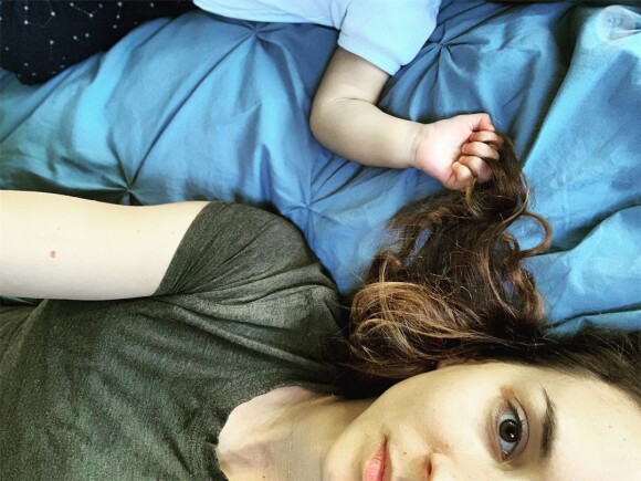 Troian Bellisario et sa fille sur Instagram.