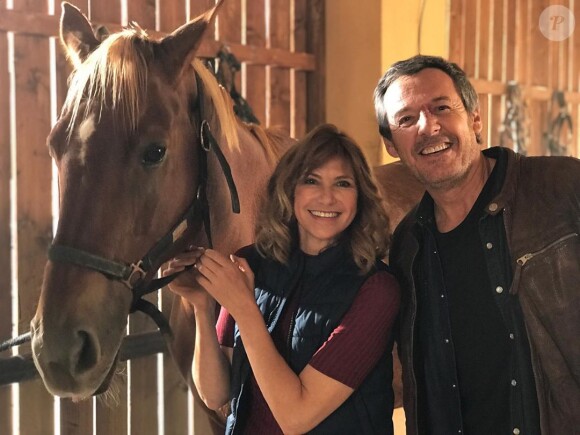 Jean-Luc Reichmann avec Florence Pernel sur le tournage de la saison 7 de "Léo Matteï', le 13 octobre 2019
