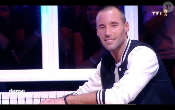 Sami El Gueddari et Fauve Hautot, accompagnés de Kacie, Ruben, Appoline et Ethan dans l'émission "Danse avec les stars 10". TF1. Le 26 octobre 2019.