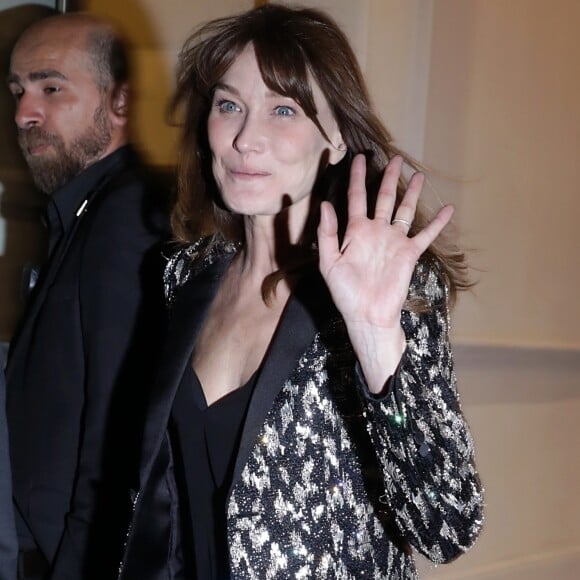 Carla Bruni à la sortie du gala Vogue Foundation lors de la mode Haute-Couture automne-hiver 2019/2020 au Trianon à Paris, France, le 02 juillet 2019.