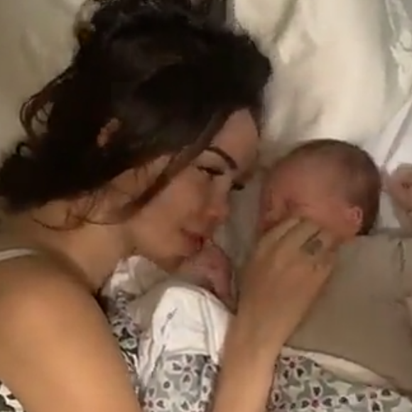 Nabilla Benattia et Thomas Vergara dévoilent en partie le visage de son fils Milann sur Snapchat, le 25 octobre 2019