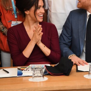 Meghan Markle, duchesse de Sussex, et le prince Harry participaient à une réunion sur l'égalité des genres avec les membres du Queen's Commonwealth Trust (dont elle est vice-présidente) et du sommet One Young World au château de Windsor, le 25 octobre 2019.