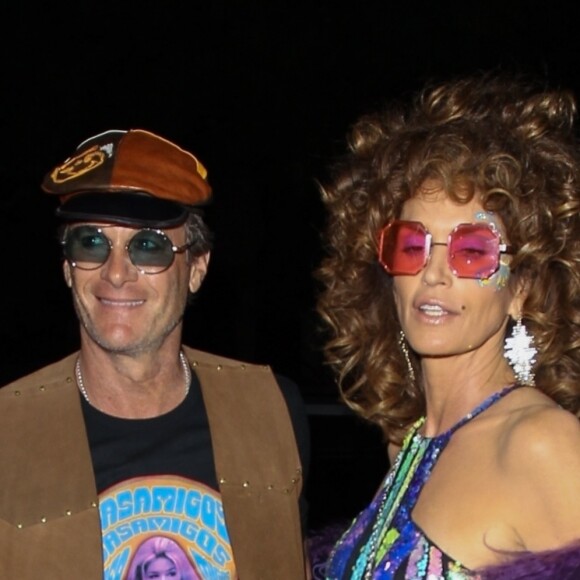 Cindy Crawford et son mari Rande Gerber assistent à la soirée d'Halloween de la marque de tequila Casamigos dans le quartier de Beverly Hills à Los Angeles, le 25 octobre 2019.