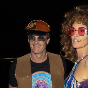 Cindy Crawford et son mari Rande Gerber assistent à la soirée d'Halloween de la marque de tequila Casamigos dans le quartier de Beverly Hills à Los Angeles, le 25 octobre 2019.