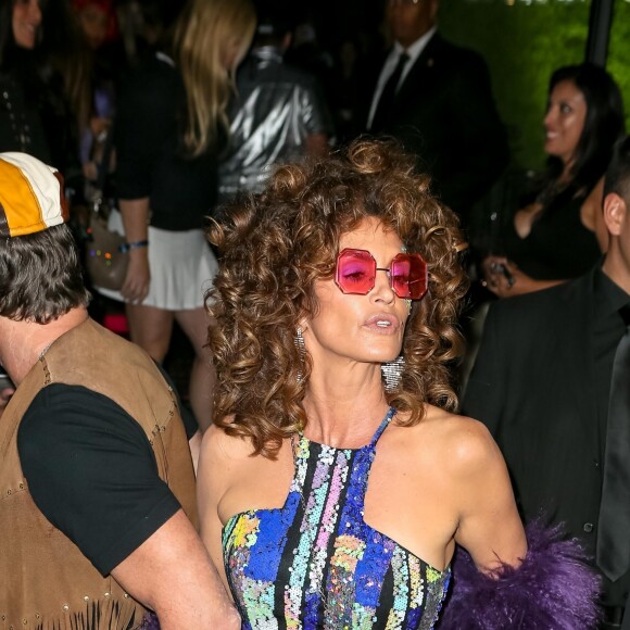 Cindy Crawford assiste à la soirée d'Halloween de la marque de tequila Casamigos dans le quartier de Beverly Hills à Los Angeles, le 25 octobre 2019.