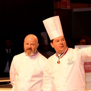 Le chef Philippe Etchebest et le chef Christophe Muller lors de la finale du concours de gastronomie le Bocuse d'Or 2019 au parc des expositions Eurexpo à Chassieu, Lyon, France, le 30 janvier 2019. © Romain Doucelin/Bestimage