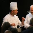 Exclusif - Le chef Philippe Etchebest fait le tour du salon "Exp'Hotel" à Bordeaux le 20 novembre 2017. © Patrick Bernard/ Bestimage