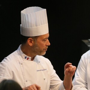 Exclusif - Le chef Philippe Etchebest fait le tour du salon "Exp'Hotel" à Bordeaux le 20 novembre 2017. © Patrick Bernard/ Bestimage