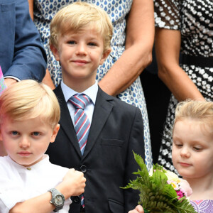 Le prince Jacques, la princesse Gabriella de Monaco et leur cousin Melchior de Massy, en arrière plan, durant le traditionnel Pique-nique des monégasques au parc princesse Antoinette à Monaco le 6 septembre 2019. © Bruno Bebert / PRM / Bestimage