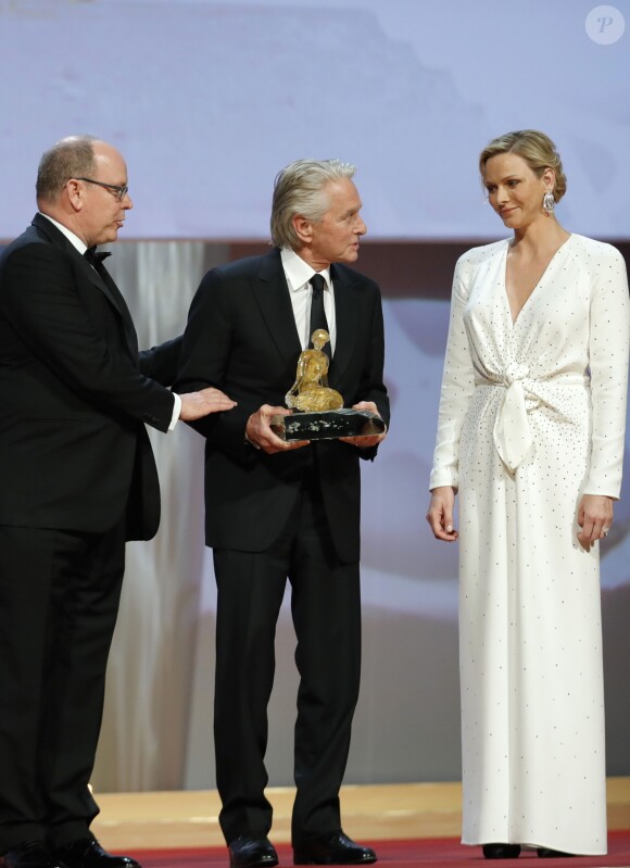 Le prince Albert II de Monaco, la princesse Charlène de Monaco et Michael Douglas - Soirée de clôture du 59ème Festival de Télévision de Monte Carlo au Grimaldi Forum à Monaco, le 18 juin 2019. © Claudia Albuquerque / Bestimage